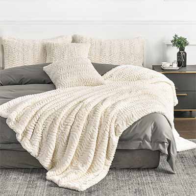 Top 10 Home Decoration Items for the Living Room 9 Top 10 Home Decoration Items for the Living Room